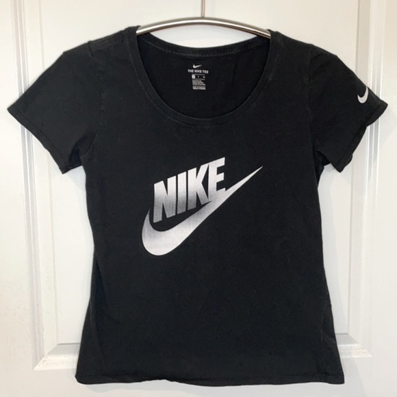 NIKE | Women’s Black & White NIKE SWOOSH Logo Athletic Cut Shirt Size Small - Picture 2 of 7